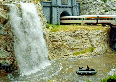 GEAS y cascada con túnel de Canfranc